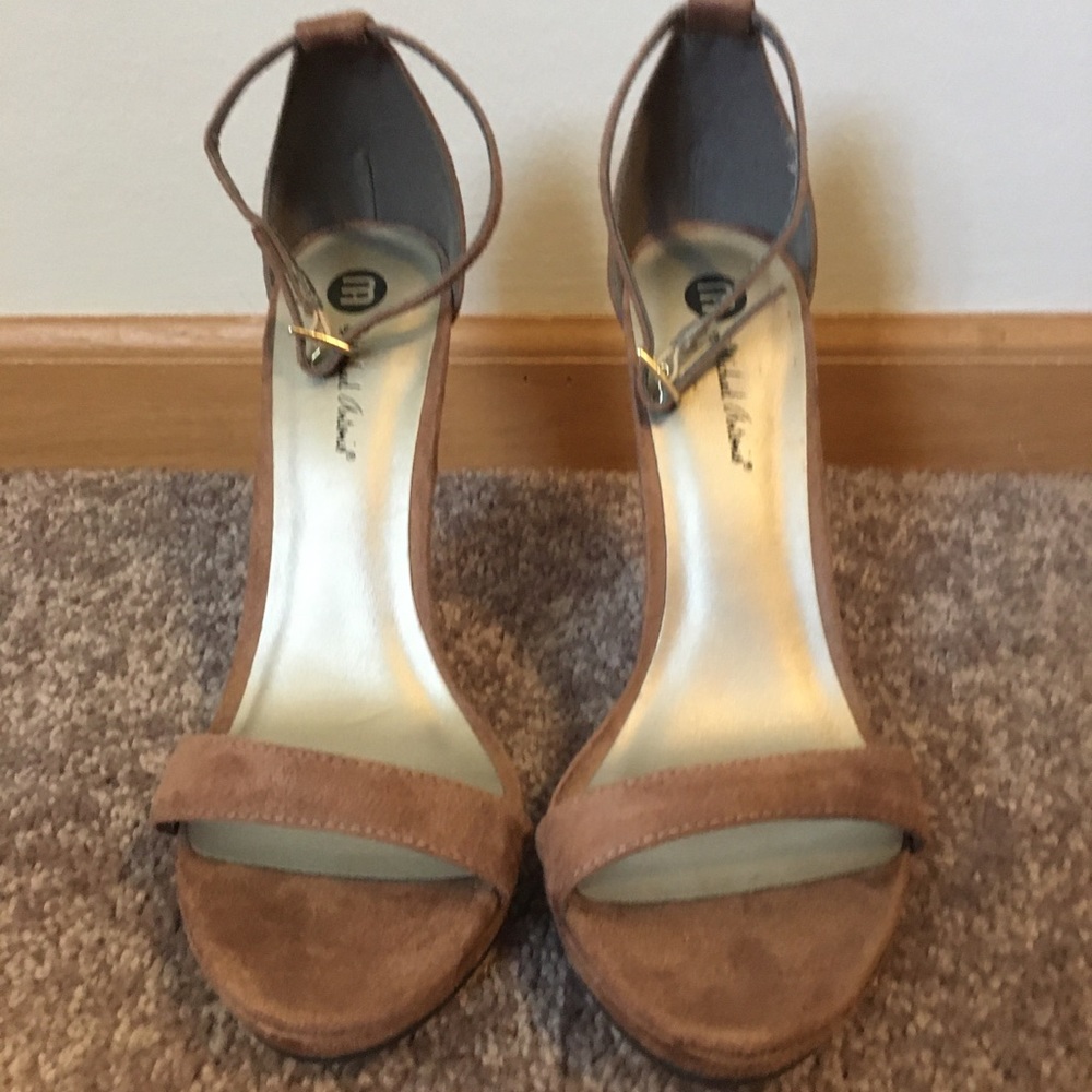 Michael Antonio suede heel 7.5